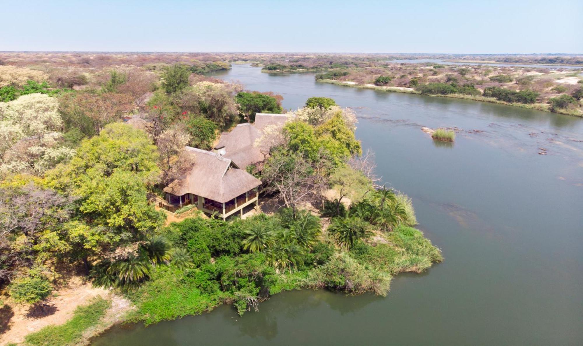 Divava Okavango Resort & Spa Bagani Екстер'єр фото