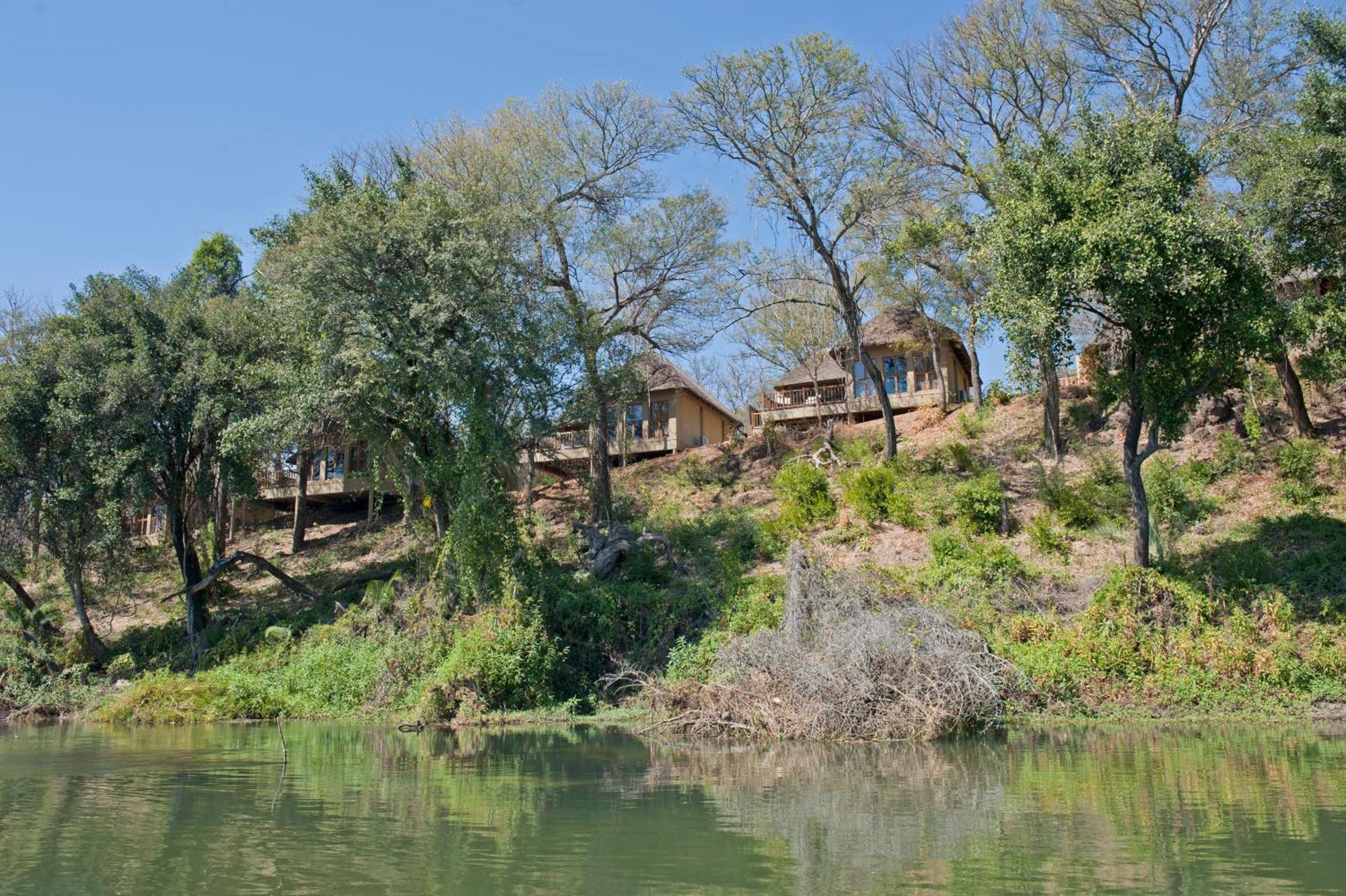 Divava Okavango Resort & Spa Bagani Екстер'єр фото