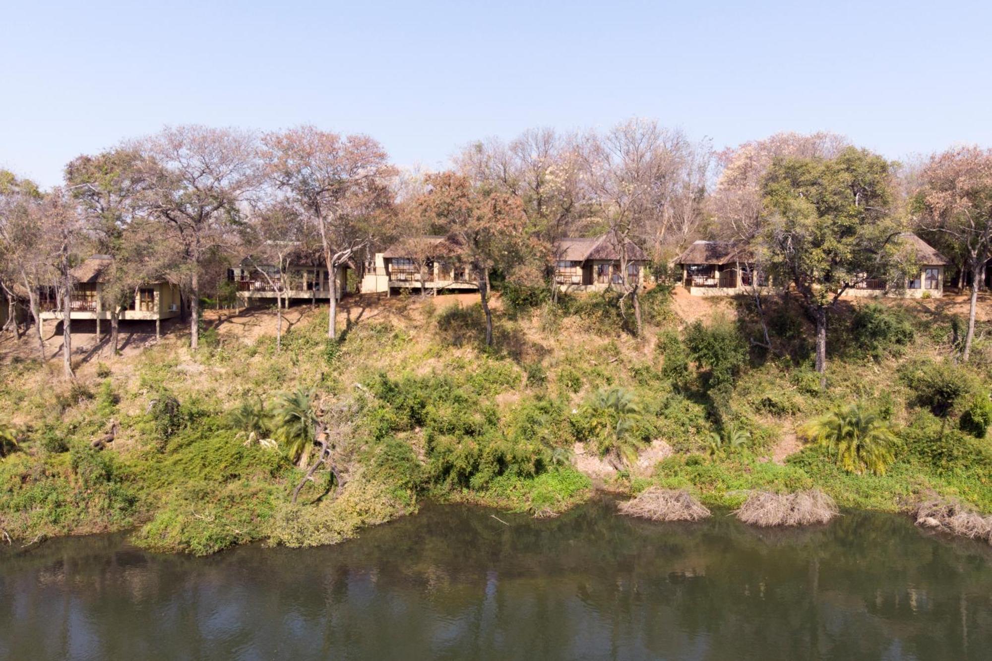 Divava Okavango Resort & Spa Bagani Екстер'єр фото